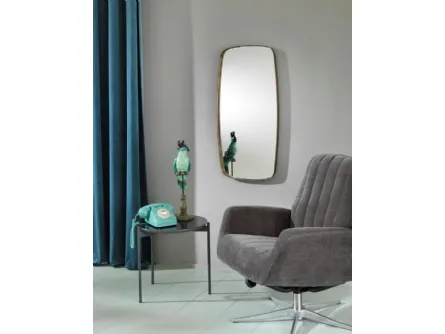 Specchio Plinio con cornice in metallo color bronzo di Stones