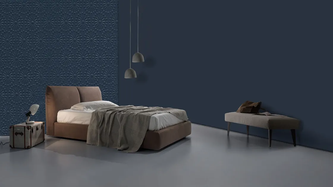 Letto imbottito in pelle scamosciata con giroletto Assido di Excò