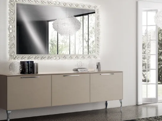 Madia Living Exclusiva in laccato Visone con ante rivestite in pelle di Scavolini