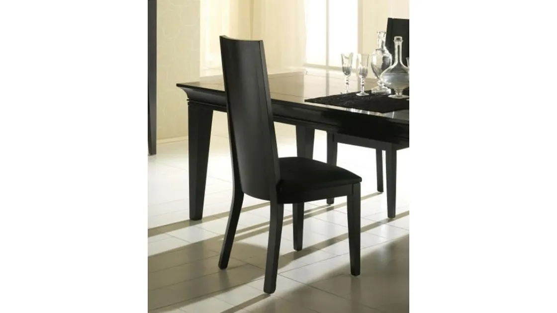 Sedia con schienale alto in legno scuro Sedia di Stones