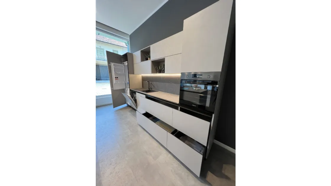 CUCINA SCAVOLINI MODELLO DELINEA  PREZZO SCONTATISSIMO PER COMPOSIZONE ESPOSTA