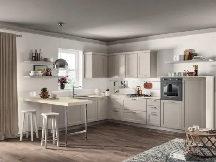 Cucina Moderna angolare con penisola Colony in laccato opaco Sabbia di Scavolini