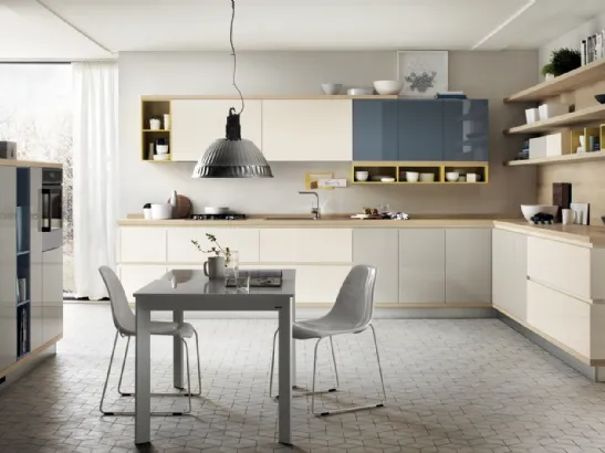 Cucina su misura Foodshelf 03 in laccato Panna, Tortora e Blu Aviazione di Scavolini