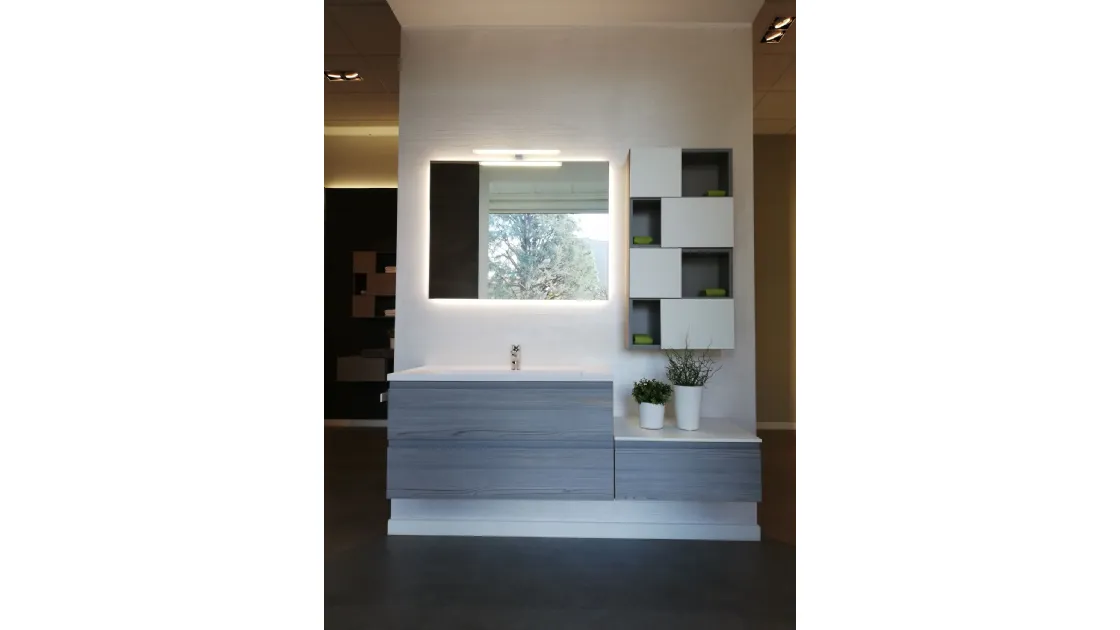 MOBILE DA BAGNO ESPOSTO IN FINITURA LEGNO GRIGIO CHIARO  - LAVABO IN RESINA BIANCA OPACA - OFFERTA OUTLET