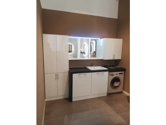 MOBILE BAGNO PER LAVANDERIA LACCATO LUCIDO COLORE BIANCO CON VANO LAVATRICE E LAVATOIO IN CERAMICA. PREZZO OFFERTA SCONTATO PER COMPOSIZIONE ESPOSTA
